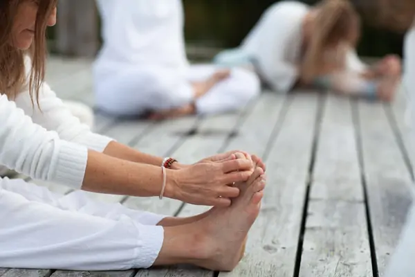 Vill du gå yogalärarutbildningen men känner oro